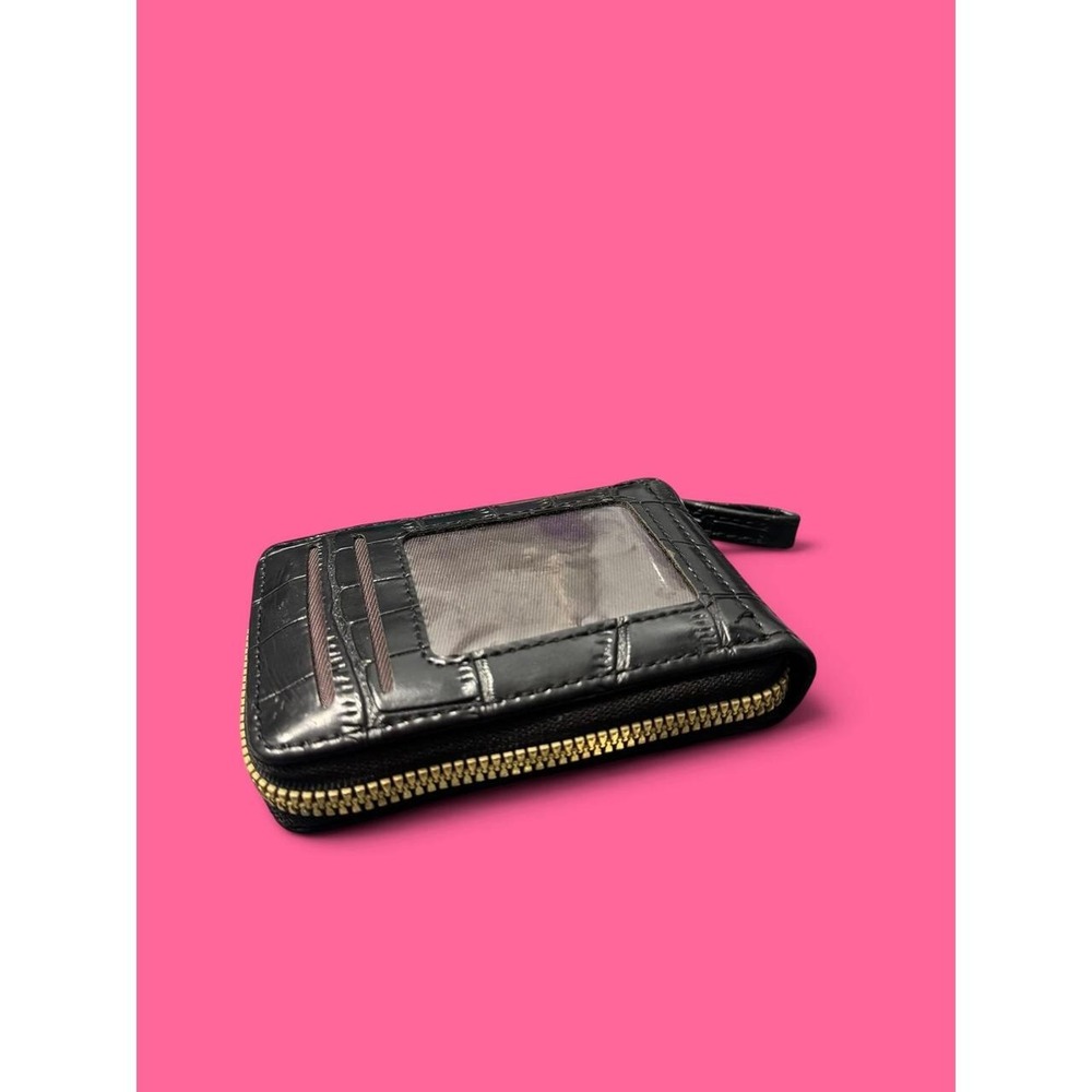 Minimalist Black Croc Embossed Zip Around Accordion Card Wallet